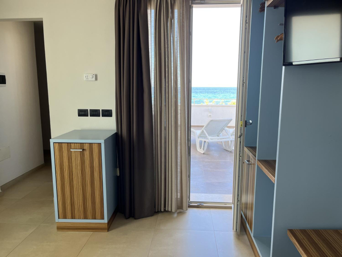 Others 2, Almare' B&b, Brindisi