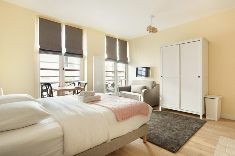 Room 3, Charming Apartment Center of Paris By Studio, Paris
