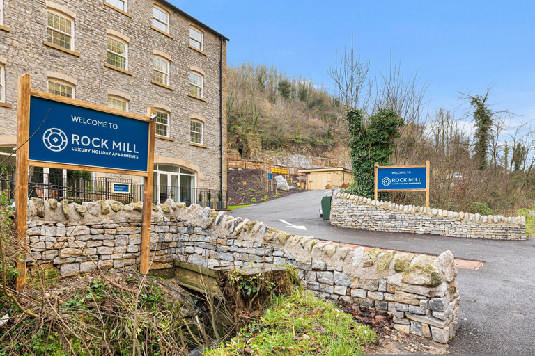 Room 4, Host Stay Rock Mill 27 - Chatsworth, Derbyshire