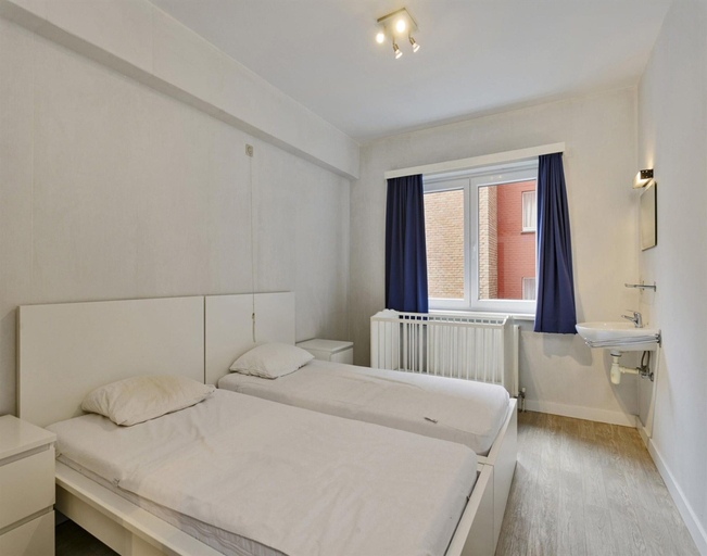 Room 3, Apartment in Blankenberge With Sea Views, West-Vlaanderen