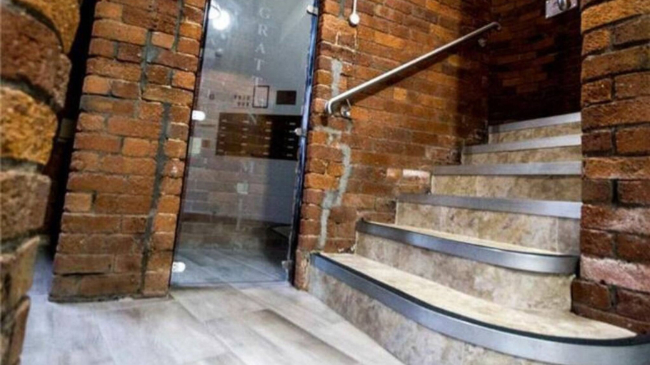 Others 5, Stayzo Modern Studio Apartment 1 in Bradford City, Bradford