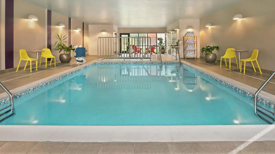 Sport & Beauty 5, Home2 Suites by Hilton Bloomington Normal, McLean