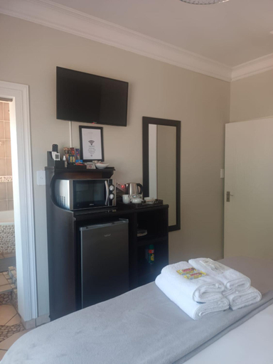 Bedroom 2, Klyne Jiweel Guesthouse, City of Tshwane