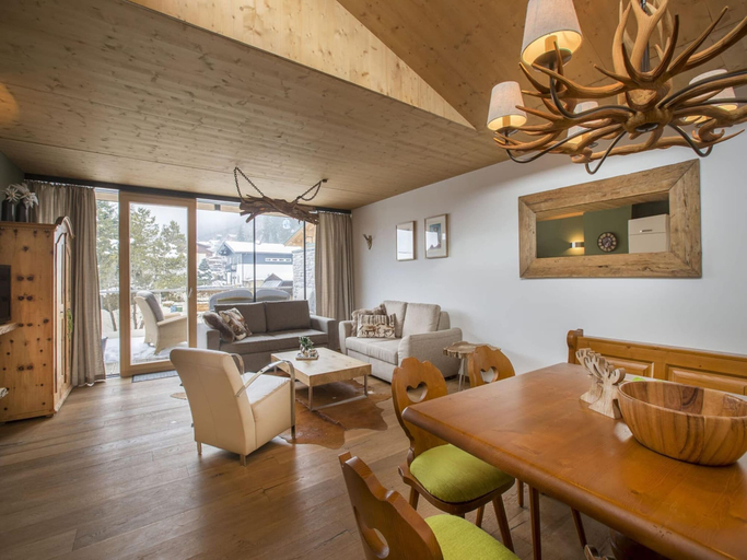 Others 5, Modern Flat With Sauna & Balcony, Zell am See