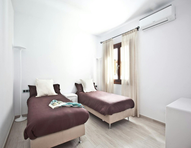 Room 3, Beachfront Villa With Saltwater Pool, Baleares