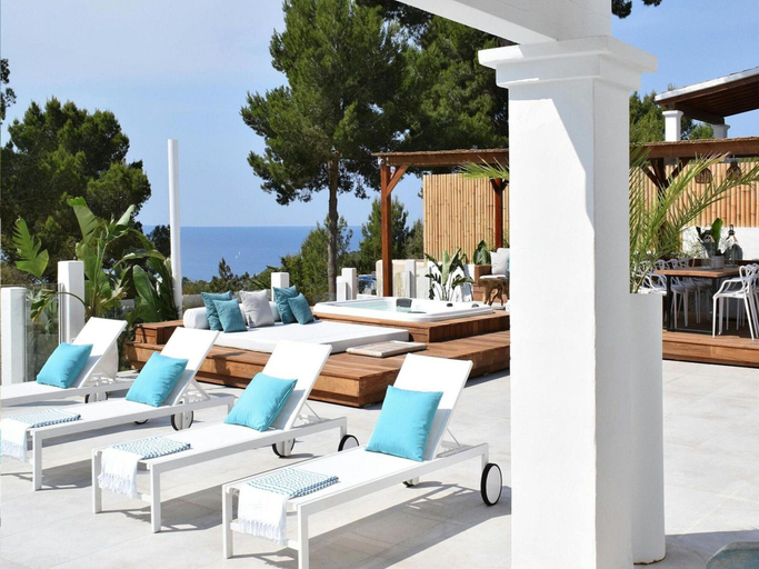 Pool 4, Magnificent Villa With Heated Pool, Baleares