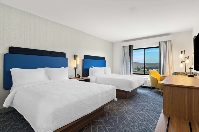 Bedroom 3, Hampton Inn & Suites Corona, Ca, Riverside