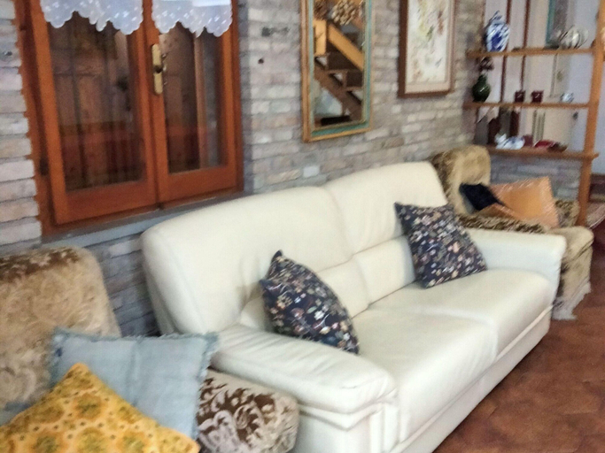Living area, Farmhouse in Fano With Pool & Adriatic Views, Pesaro E Urbino