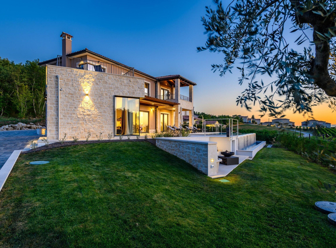 Primary image, Comfortable Villa With Central Heating, Vižinada