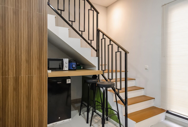 Dining Room 10
