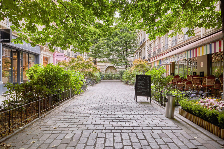 Outdoor dining, Sublim Apartment Le Marais Centre de Paris, Paris