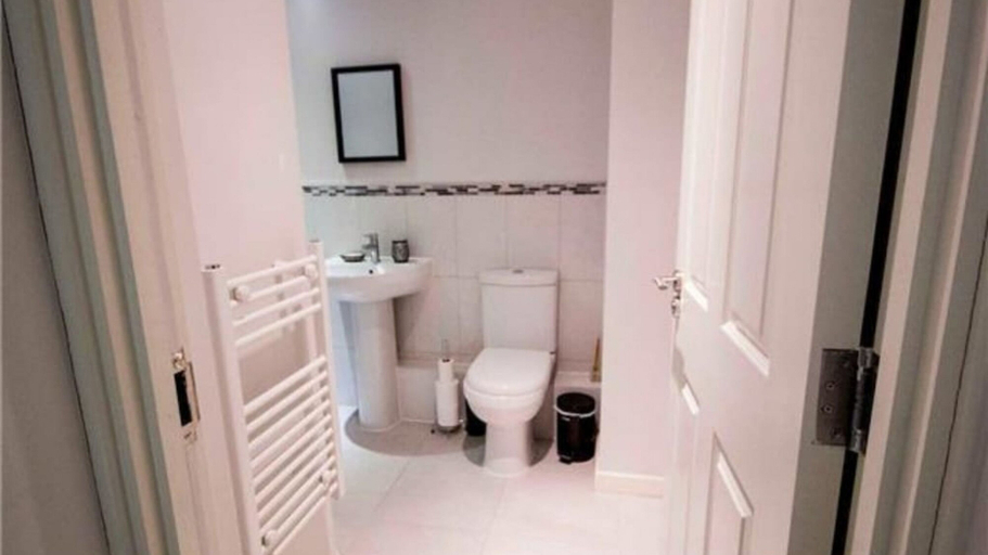 Others 4, Stayzo Modern Studio Apartment 1 in Bradford City, Bradford