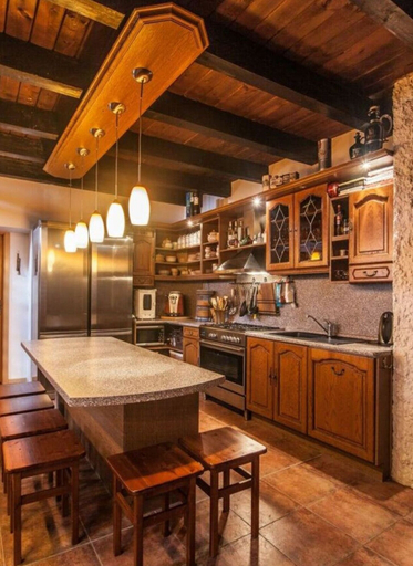 Private kitchen, Comfortable Villa With Facilities, Trutnov