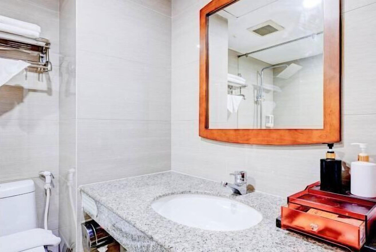Bathroom 11