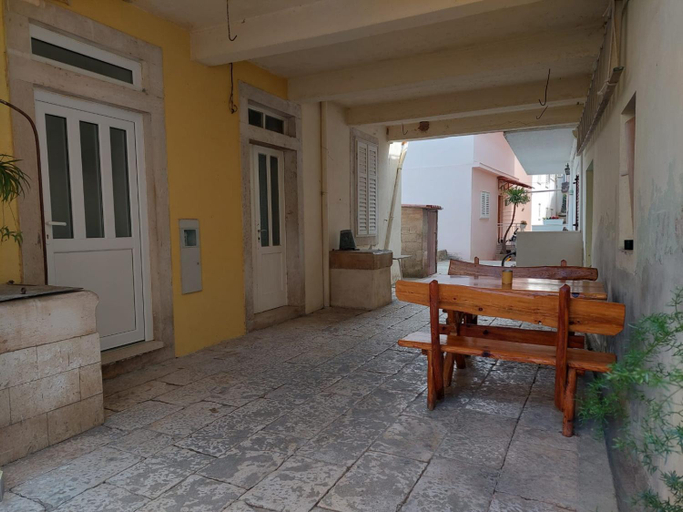 Others 2, Apartmani Antonia, Korčula