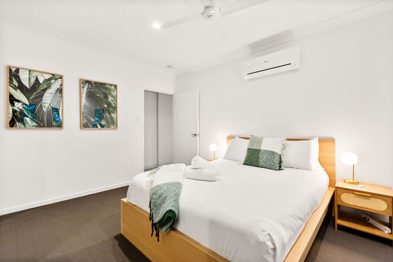 Room 4, Cove Retreat - Kid Pet and Pool Paradise, Cairns