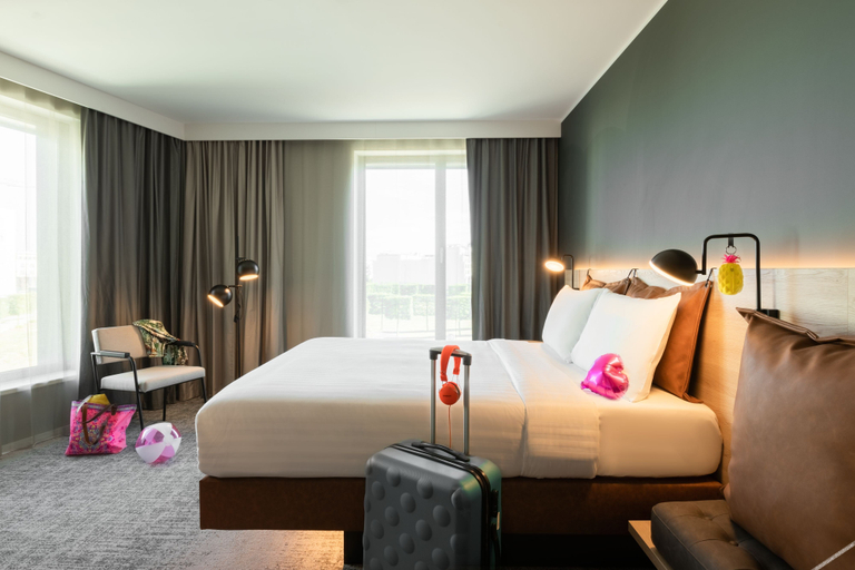 Bedroom 2, Moxy Paris Val D’Europe, Seine-et-Marne