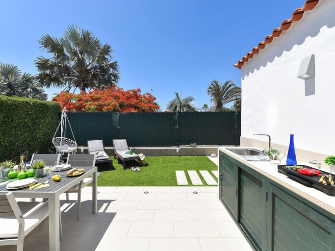 Property amenity, Central Bungalow With Communal Pool in Maspalomas, Las Palmas