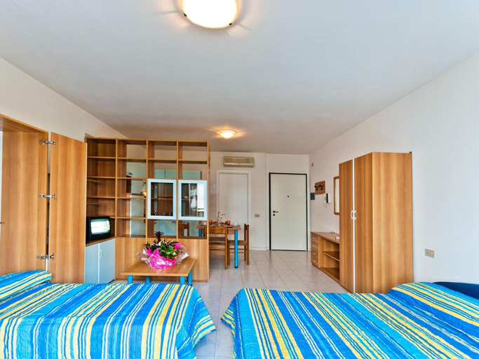Room, Cristoforo Colombo Holiday Complex in Caorle, Close to the Beach, Venezia