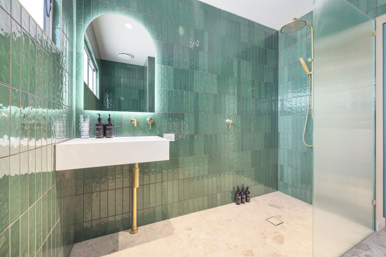 Bathroom 4, The Shores Miami, Gold Coast