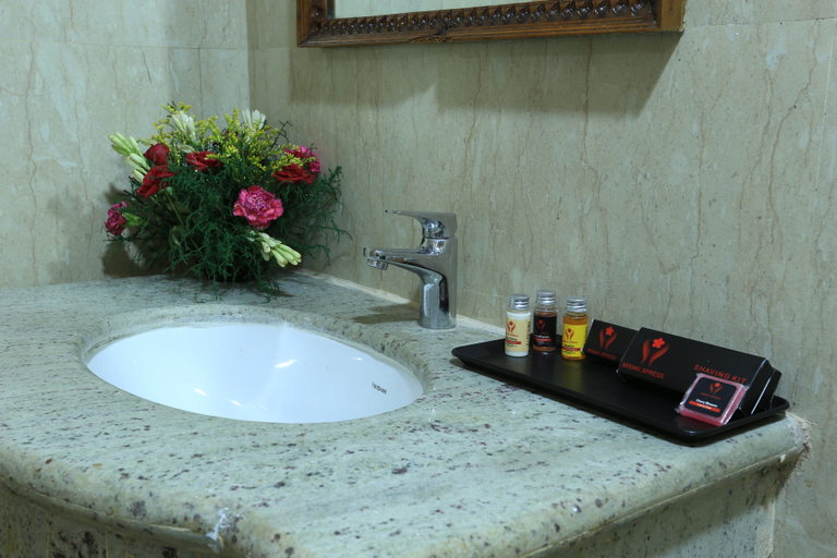 Bathroom 5, The Lohmod- Boutique Hotel At Delhi Airport, Delhi