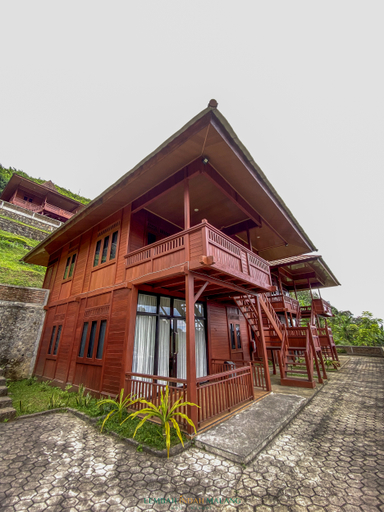 Exterior 3