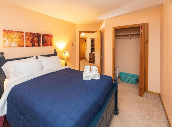 Room 5, Perfect Family Vacation Home in the Mountains, Greene