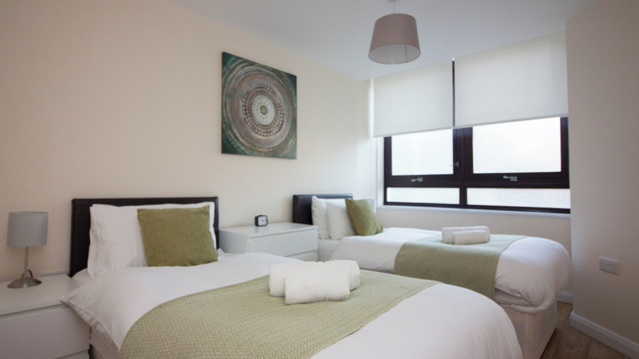 Bedroom 3, Stayzo Castle Point 6 Apartment - Premier Lodge, Southampton