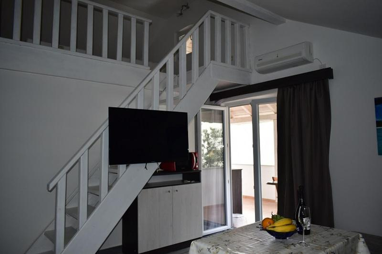 Others 3, VILLA LAURA, Primošten