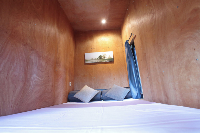 Bedroom 3, Etape en forêt, Calvados