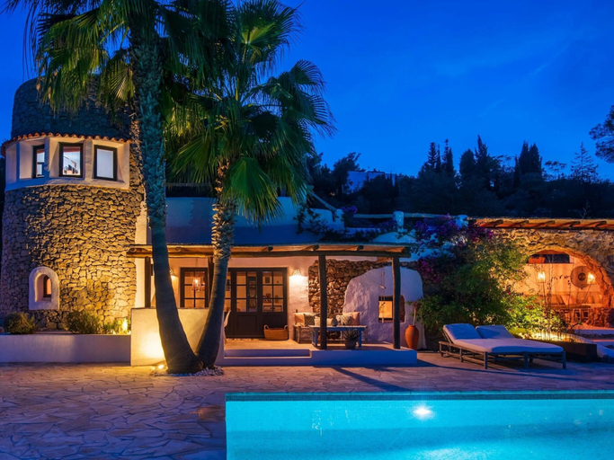 Exterior 2, Holiday Home With Spacious Rooms, Baleares