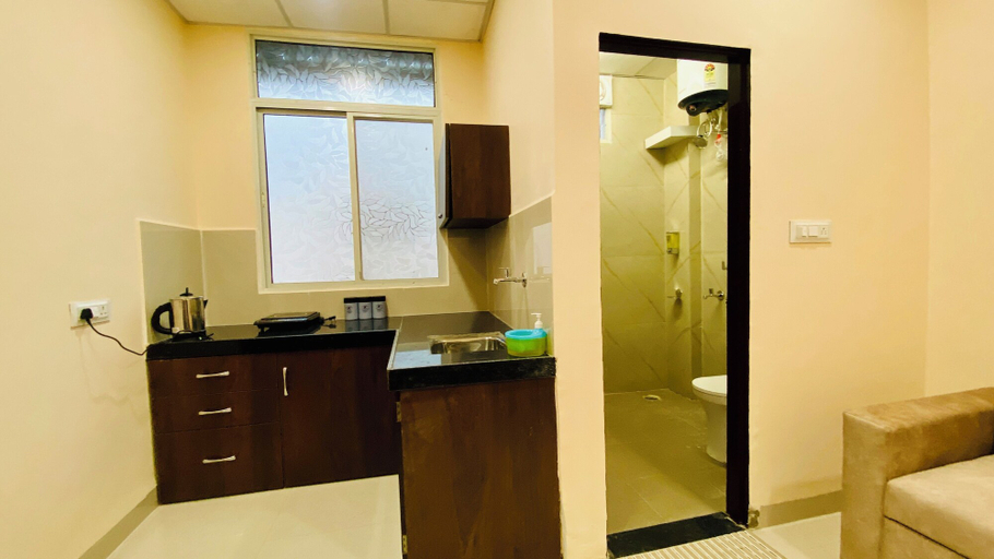 Bathroom 5, Stay 10 B&M, Indore