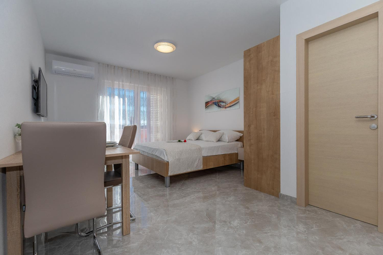 Others 5, Villa Suzana, Biograd na Moru