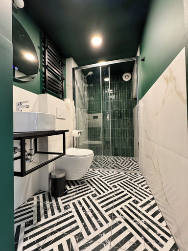 Bathroom 7