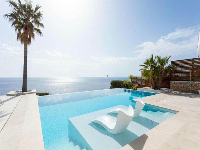 Pool 2, Holiday Home With Complimentary Activities, Baleares