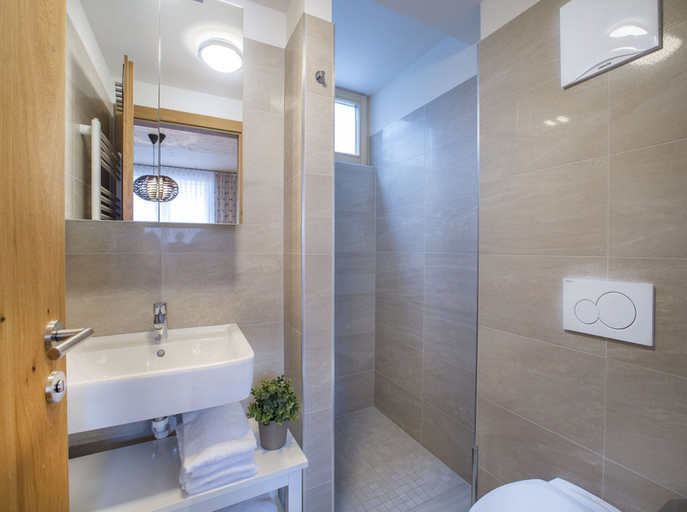 Bathroom 3, Modern Flat With Sauna & Balcony, Zell am See