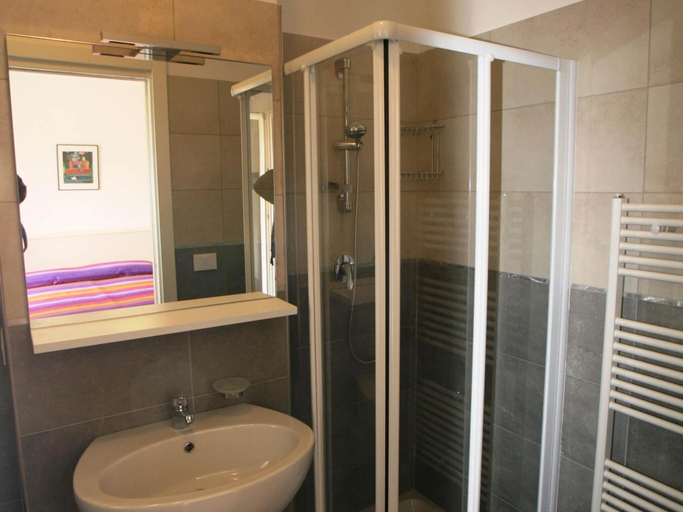 Bathroom 5, Villa Faro Vecchio, Venezia