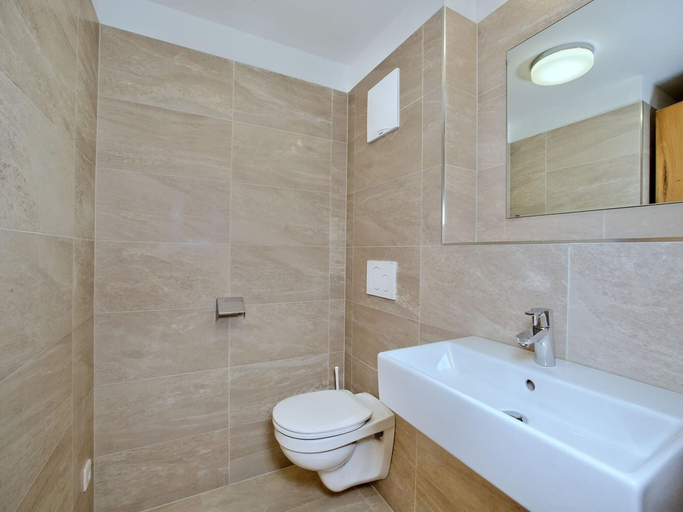 Bathroom 5, Modern Apartment With Balcony and Access to Sauna, Zell am See