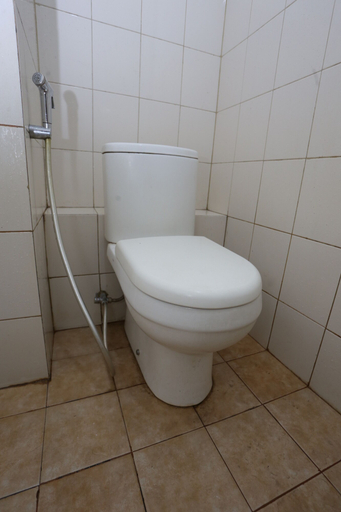 Bathroom 4, Collection O metroploitian park Serviced Apartmen, Bekasi