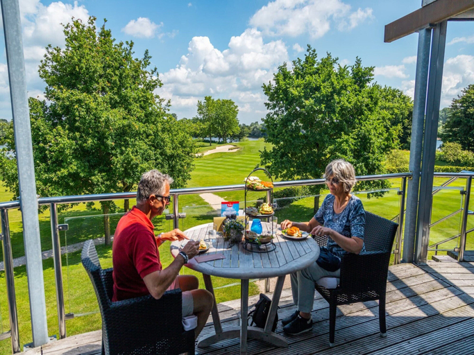 Dining 5, Modern Chalet by the River Maas, Maasdriel