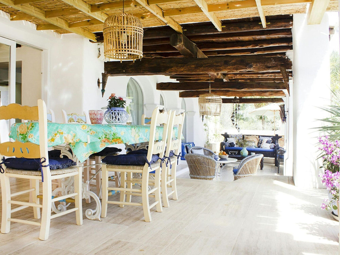 Dining 4, Holiday Home With Alfresco Dinning, Baleares