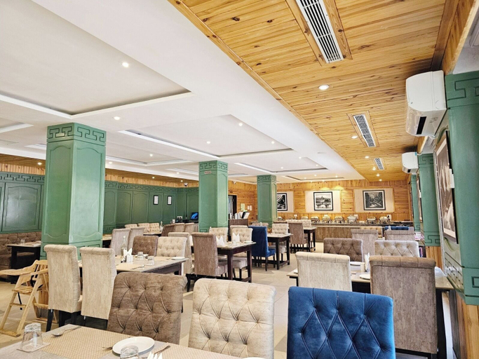 Food & Drinks 4, Walnut Creek Pahalgam, Anantnag
