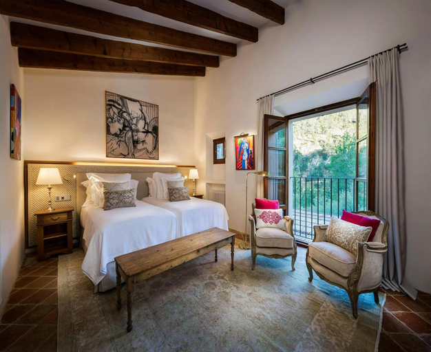 Room 5, Traditional Villa With Private Pool, Baleares