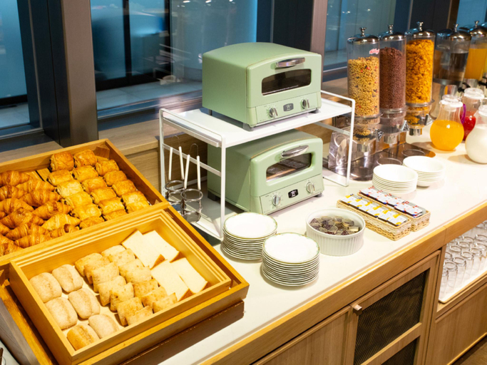 Food & Drinks 11