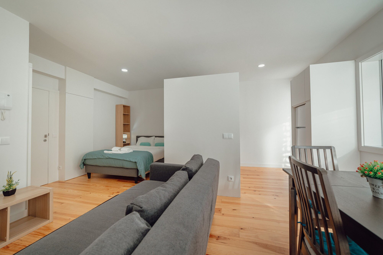 Room 2, Downtown Sunny Apartment by Vacationy, Porto