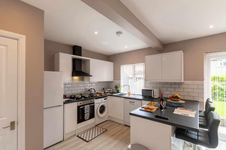 Room 5, Buckingham House - Spacious 3-bedroom, Lancashire