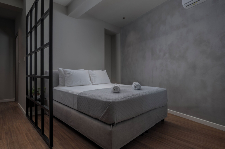 Bedroom 5, Hebrard Industrial Suites, Central Macedonia