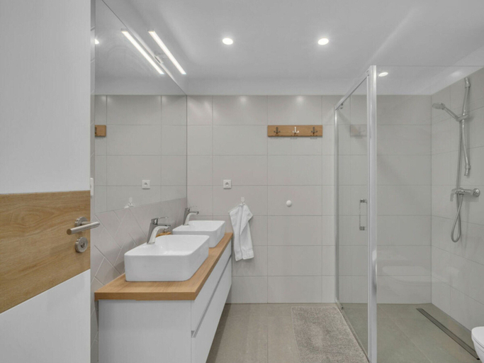 Bathroom 3, Holiday Villa for Larger Groups, Trutnov