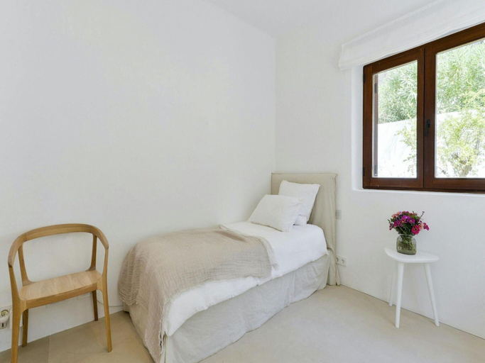 Room 3, Holiday Home With Children Play Area, Baleares