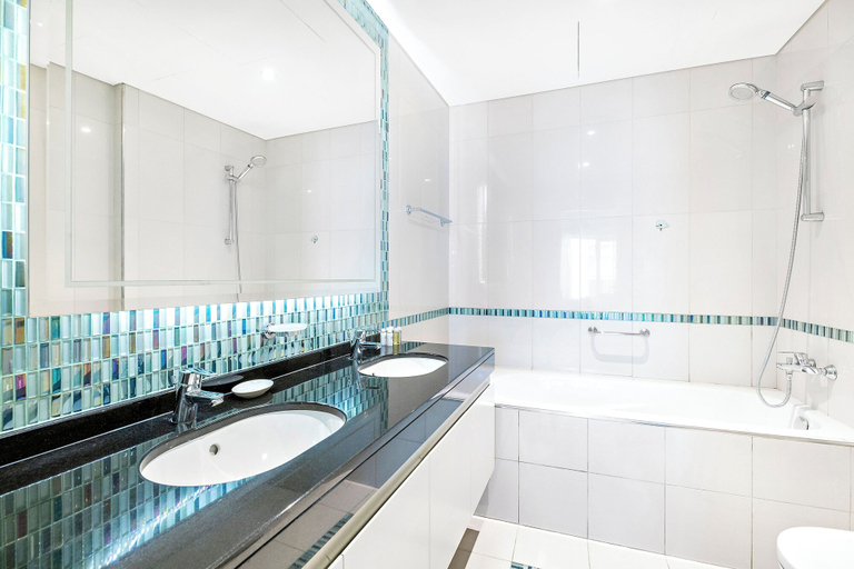 Bathroom, Silkhaus Damac Heights, Dubai